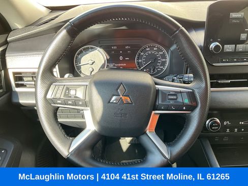 Used 2024 Mitsubishi Outlander SE FWD image 3