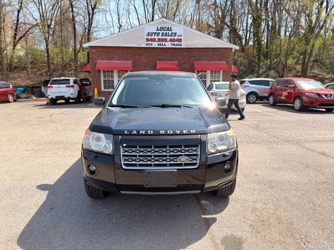 Used 2010 Land Rover LR2 HSE image 2