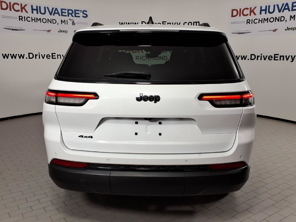 Used 2023 Jeep Grand Cherokee L Laredo AWD/4WD image 5