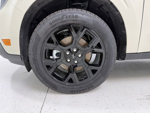 Used 2025 Ford Maverick XLT w/ XLT Luxury Package AWD/4WD image 13