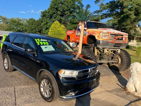 Used 2017 Dodge Durango SXT w/ Quick Order Package 23B AWD/4WD image 2