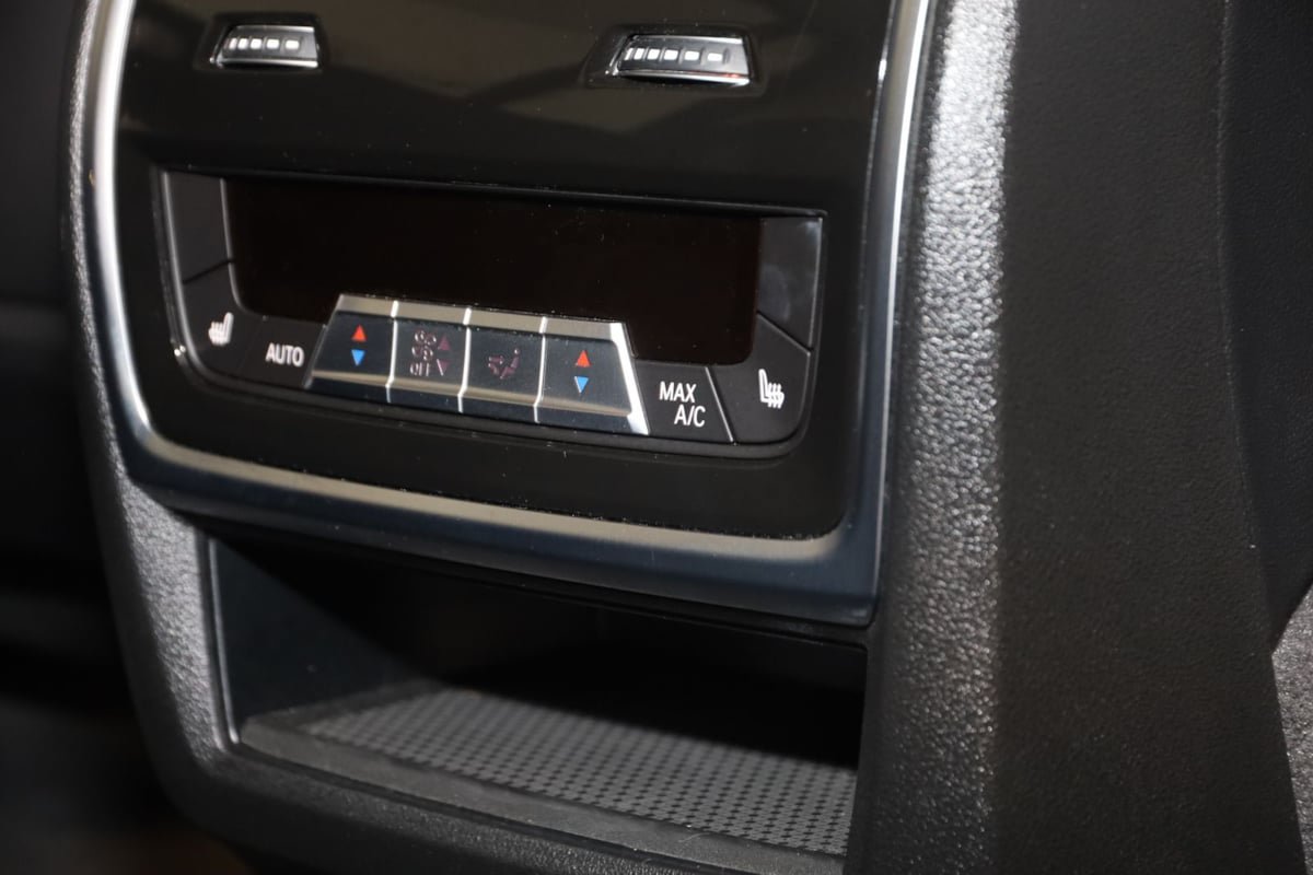 Used 2024 BMW X7 xDrive40i AWD/4WD image 16