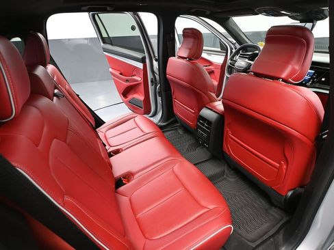 Used 2025 Jeep Wagoneer S Launch Edition image 48