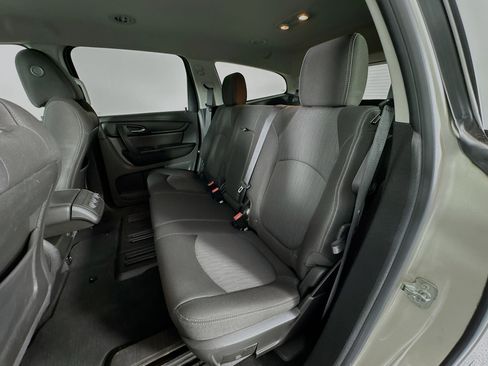 Used 2017 Chevrolet Traverse LT image 22