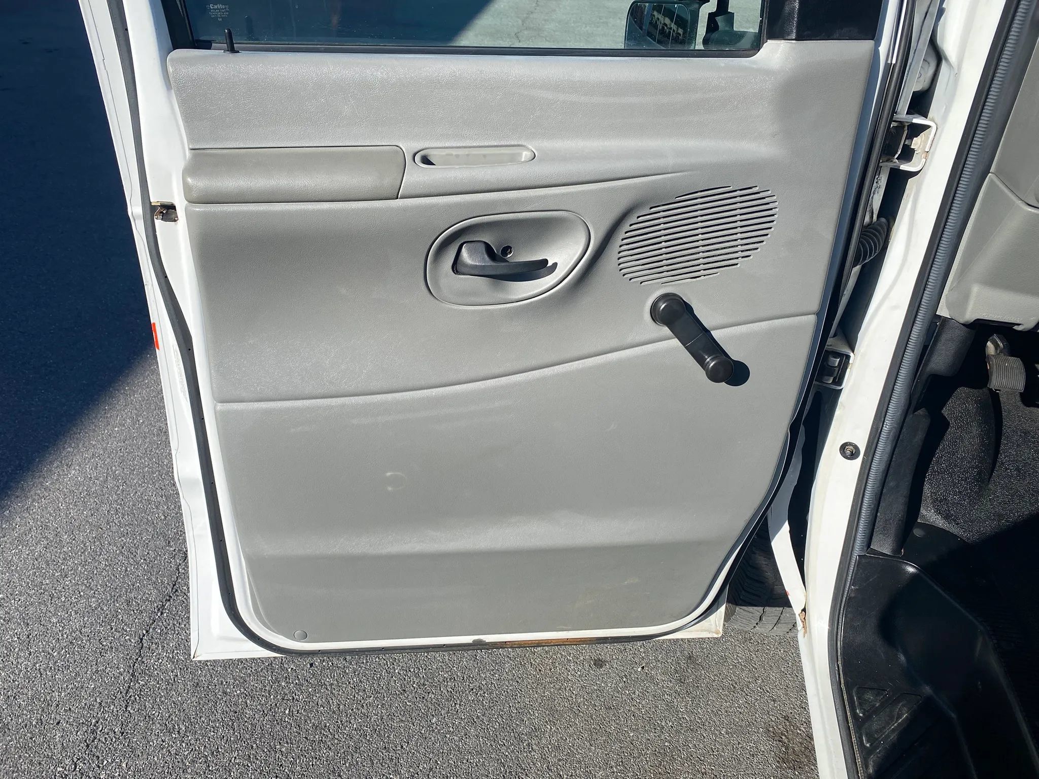 Used 2011 Ford E-450 and Econoline 450 Super Duty RWD image 8