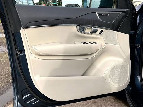 Used 2020 Volvo XC90 T5 Momentum w/ Protection Package Premier image 22