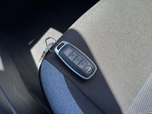 Used 2025 Nissan Versa SV FWD image 21