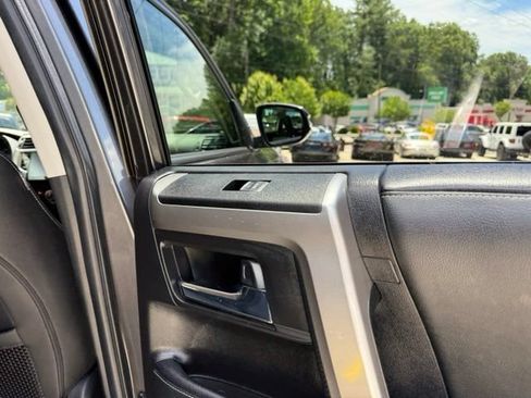 Used 2020 Toyota 4Runner SR5 Premium w/ Moonroof Package AWD/4WD image 72