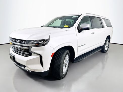 Used 2023 Chevrolet Suburban Premier image 3