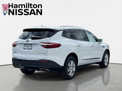 Used 2018 Buick Enclave Essence AWD/4WD image 2