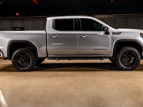 Used 2024 GMC Sierra 1500 SLT w/ SLT Premium Plus Package image 10