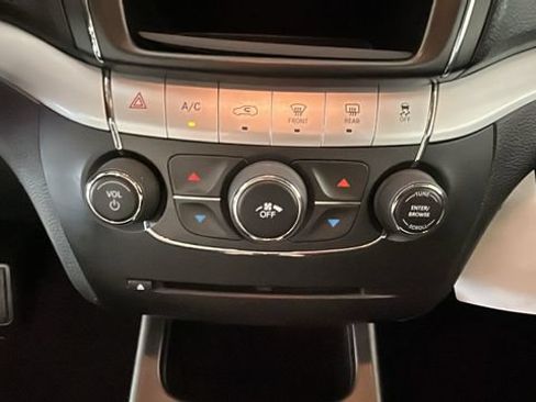 Used 2014 Dodge Journey SXT AWD/4WD image 23