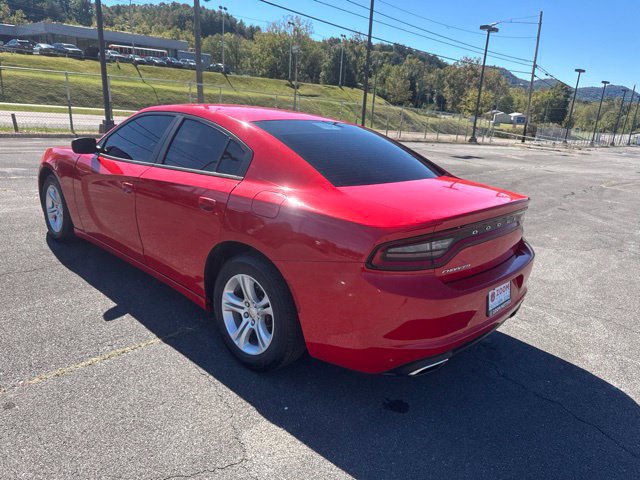 Used 2017 Dodge Charger SE RWD image 6