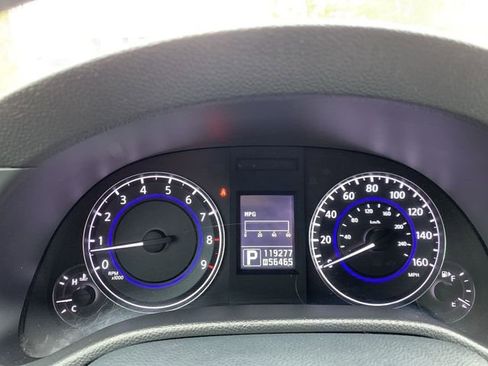 Used 2011 INFINITI G37 Journey w/ Sport Pkg - RWD image 20