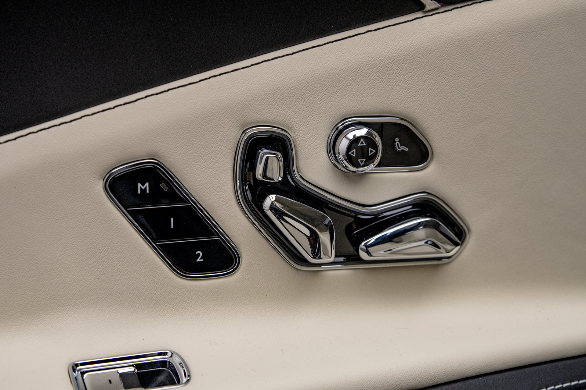 New 2026 Bentley Flying Spur V8 AWD/4WD image 17