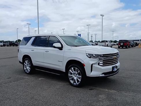 Used 2023 Chevrolet Tahoe High Country w/ Advanced Technology Package AWD/4WD image 2