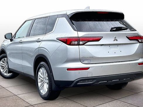 Used 2022 Mitsubishi Outlander ES AWD/4WD image 11