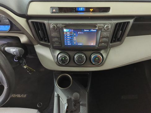 Used 2013 Toyota RAV4 LE FWD image 14