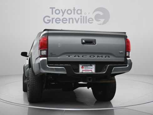 Used 2019 Toyota Tacoma TRD Off-Road image 11