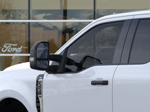 New 2026 Ford F250 XL w/ XL Chrome Package image 20