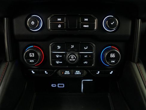 Used 2022 Chevrolet Tahoe RST w/ Luxury Package AWD/4WD image 21
