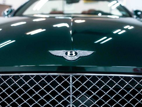 Used 2022 Bentley Continental GT V8 image 18