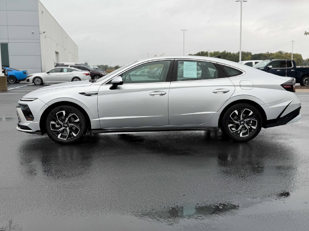 Used 2025 Hyundai Sonata SEL FWD image 11