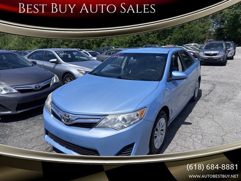 Used 2013 Toyota Camry LE FWD image 1