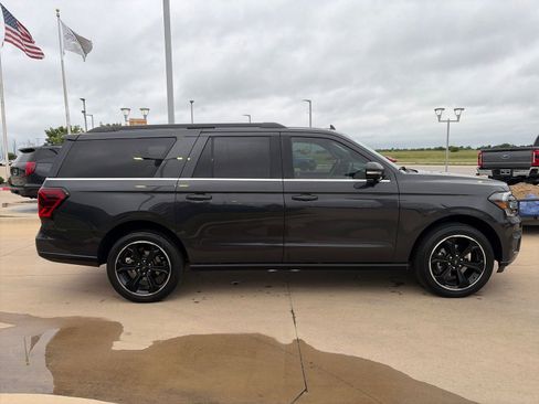 Used 2024 Ford Expedition Max Limited RWD image 6