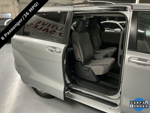 Used 2021 Toyota Sienna LE image 16