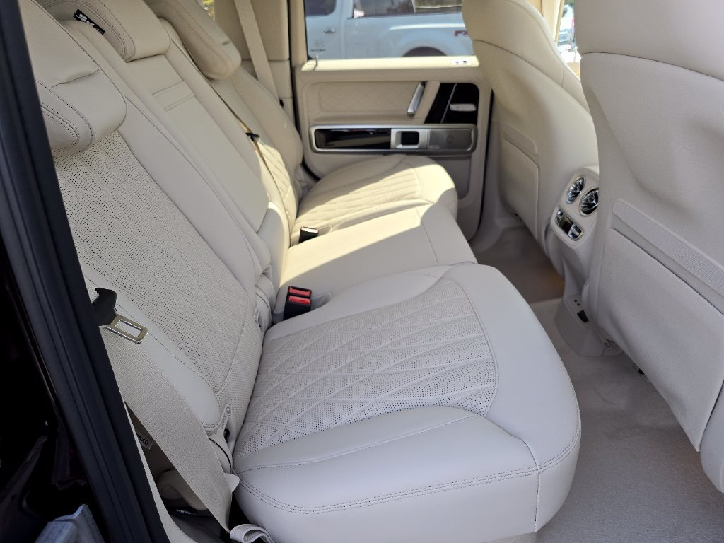 New 2027 Mercedes-Benz G 580 e image 24