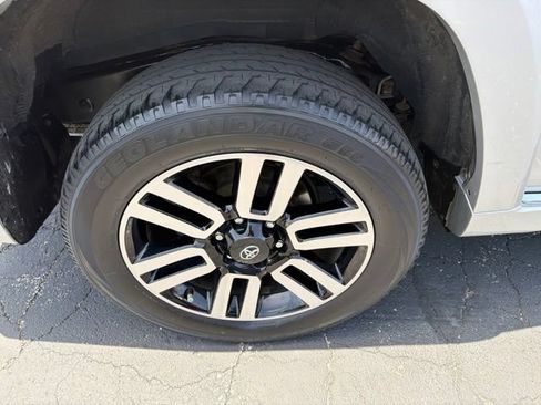 Used 2022 Toyota 4Runner Limited AWD/4WD image 8