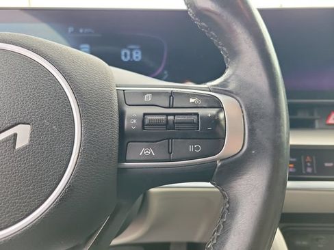 Used 2025 Kia Sportage EX AWD/4WD image 25
