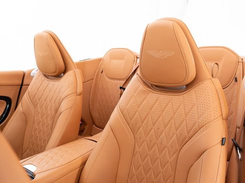 Used 2025 Aston Martin DB12 Convertible image 24