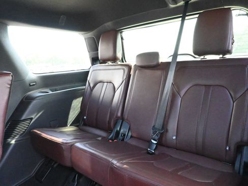Used 2024 Ford Expedition Limited AWD/4WD image 25