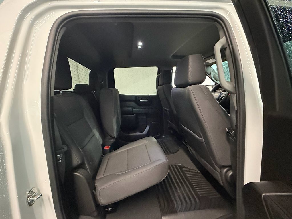 Used 2026 Chevrolet Silverado 1500 Custom RWD image 17