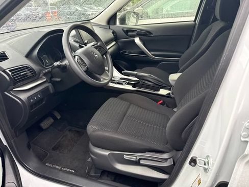 Used 2025 Mitsubishi Eclipse Cross LE AWD/4WD image 5