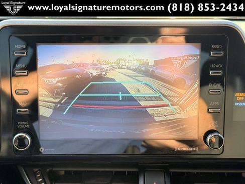 Used 2020 Toyota C-HR LE FWD image 22