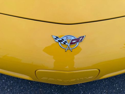 Used 2003 Chevrolet Corvette Coupe w/ Preferred Equipment Group image 32