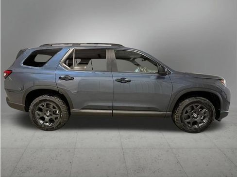 New 2026 Honda Pilot TrailSport image 8