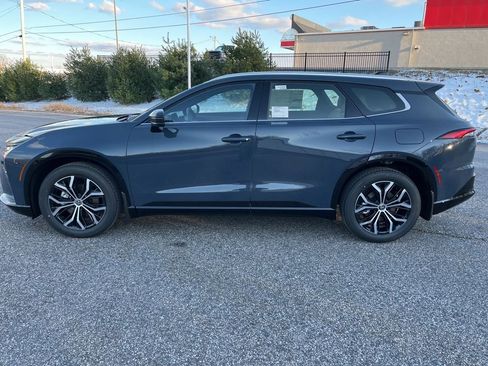 New 2026 Toyota Crown Signia XLE image 3