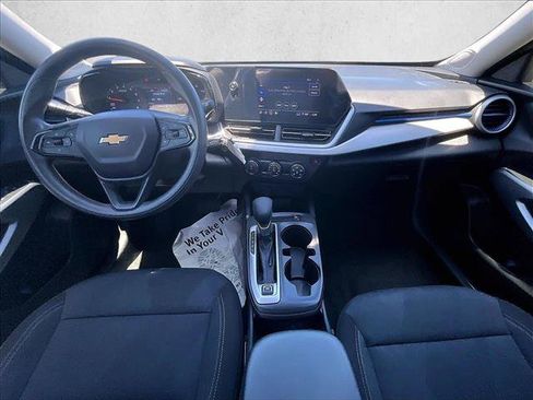 Used 2024 Chevrolet Trax LS FWD image 16