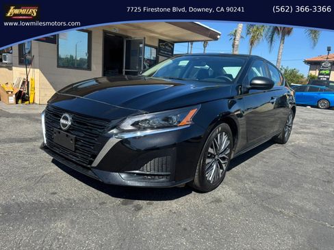 Used 2025 Nissan Altima 2.5 SV FWD image 1