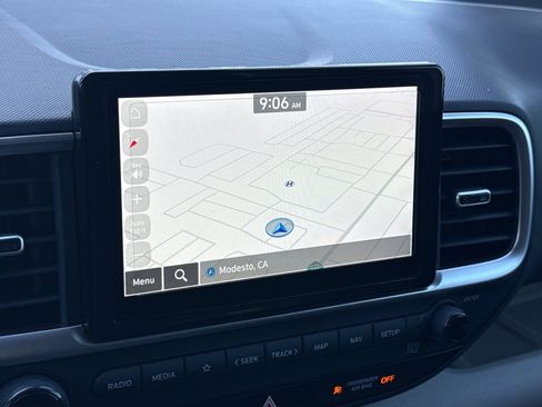 Used 2025 Hyundai Venue Limited image 19