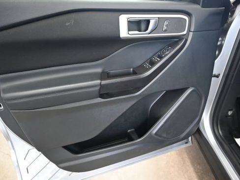 Used 2020 Ford Explorer XLT w/ Comfort Package AWD/4WD image 28