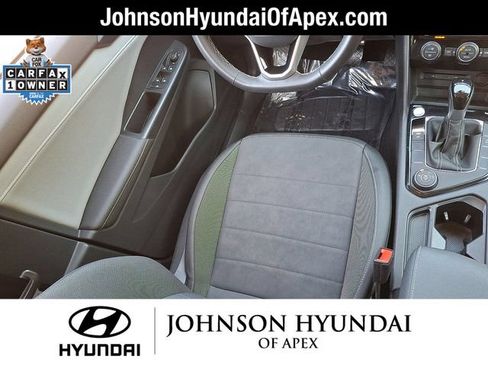 Used 2024 Volkswagen Taos SE w/ Black Wheel Plus Package AWD/4WD image 17