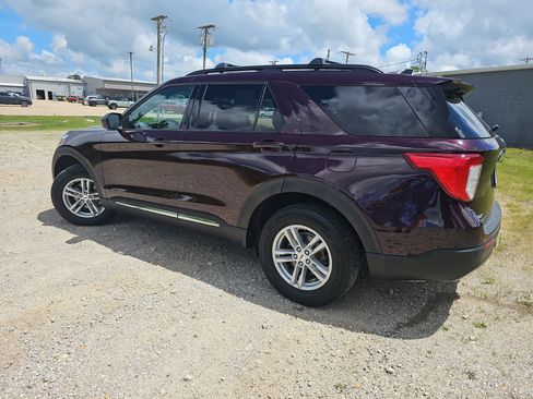 Used 2022 Ford Explorer XLT w/ Equipment Group 202A AWD/4WD image 7
