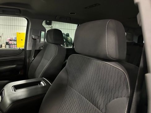 Used 2018 GMC Yukon XL SLE image 3