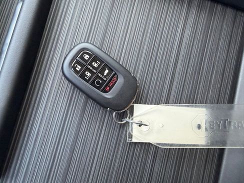 New 2026 Honda Odyssey Touring image 14