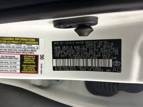 Used 2016 Toyota Corolla LE FWD image 28
